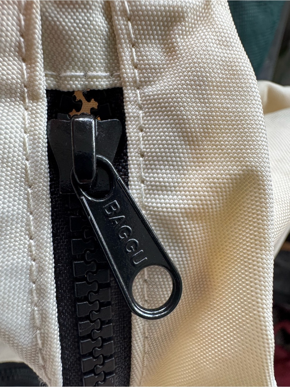 BAGGU Medium Nylon Crescent Bag Cream Black Strapped Crossbody Shoulder Bag - Picture 3 of 5